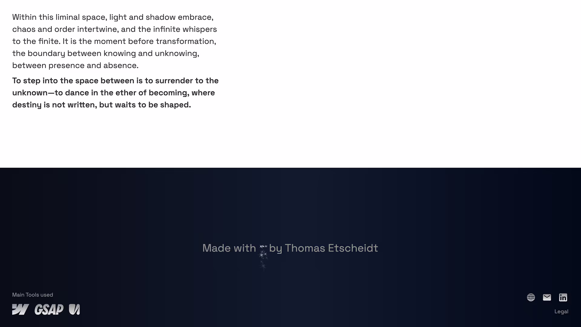 The Space Between Paragraph der Website und Footer mit Links und "Made with ✨ by Thomas Etscheidt" mit einem Funkeleffekt